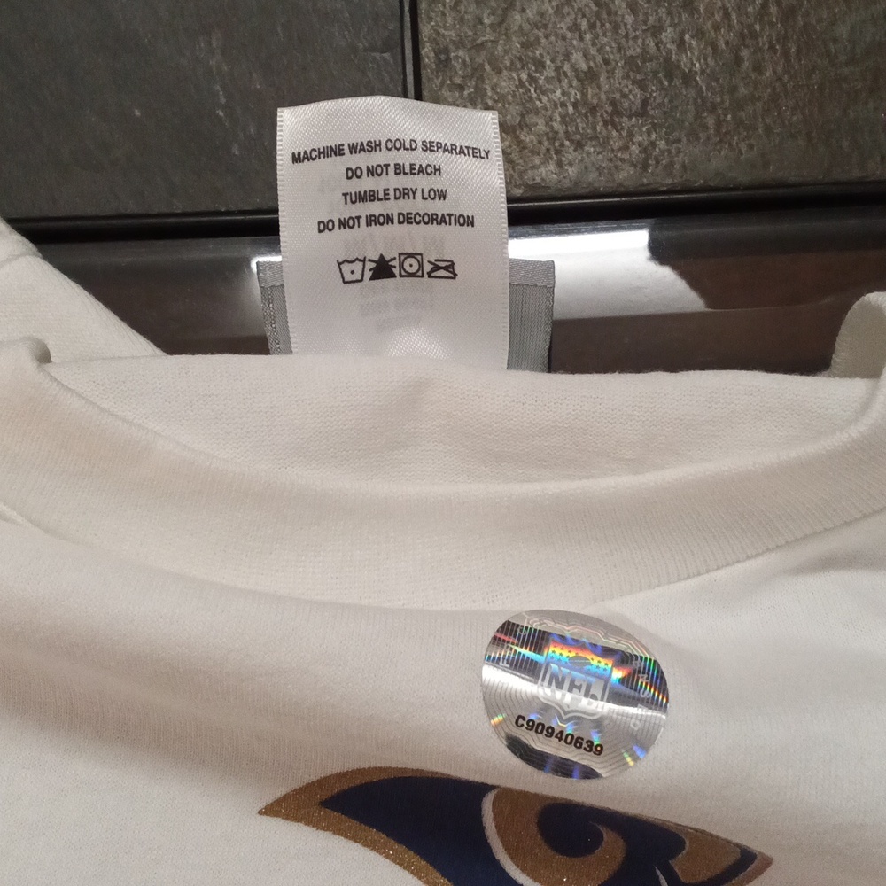 St. Louis Rams Medium Long Sleeve Shirt - Picture 3 of 5